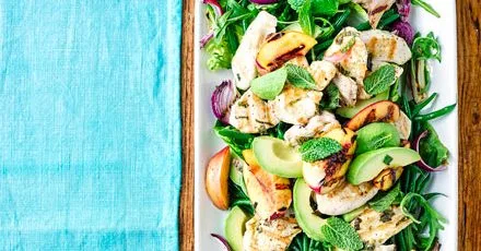 Minty griddled chicken & peach salad
