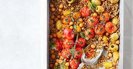 Moroccan freekeh traybake