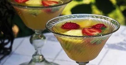 Non-alcoholic tropical fizz