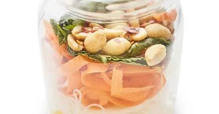 Noodle jar salad