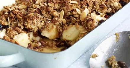 Oaty apple crumble