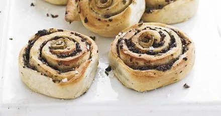 Olive bread swirls