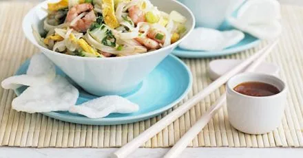 One-pan prawn pad Thai