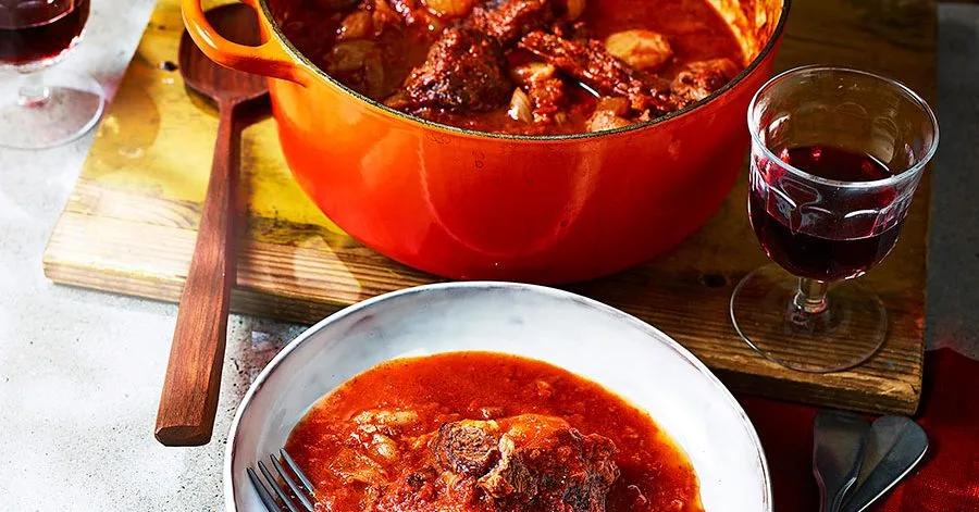 One-pot beef stifado