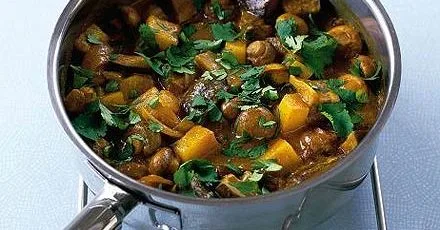 Mushroom & potato curry