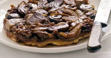 Onion, walnut & mushroom tarte tatin