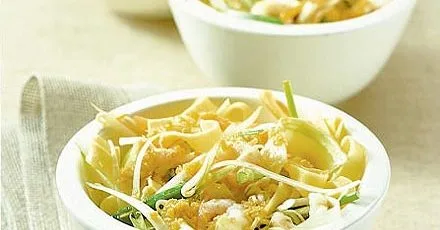 Ginger prawn & pasta salad
