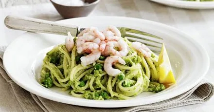 Pea pesto & prawn spaghetti