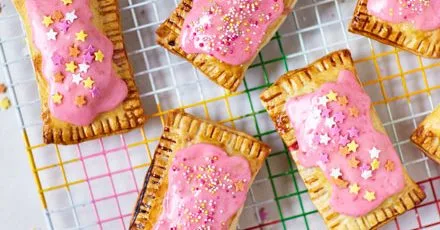 Peach melba pop pies