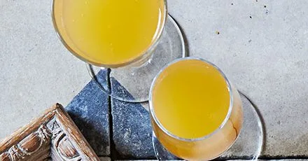 Peach & rose fizz