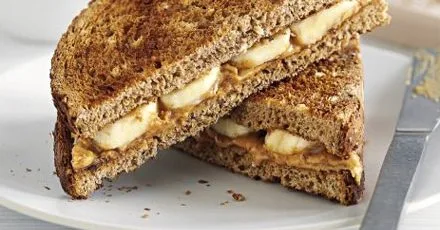 Peanut butter & banana on toast