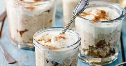 Peanut butter & date oat pots