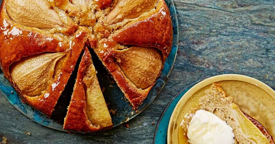 Pear & yogurt spelt cake
