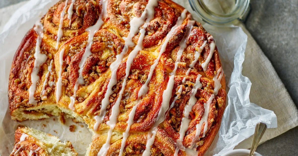 Pecan pie rolls