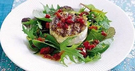 Peppery goat's cheese with SunBlush salad