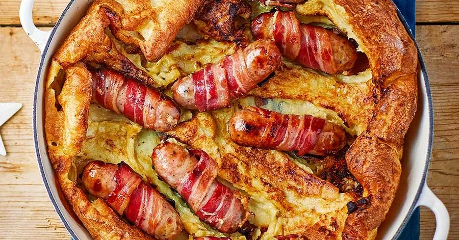 Свинячі ковбаски в тісті «toad in the hole»