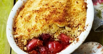 Plum crumble