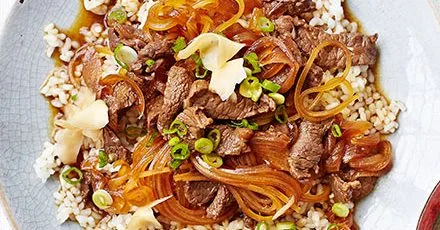 Poached beef & noodles (Gyudon)