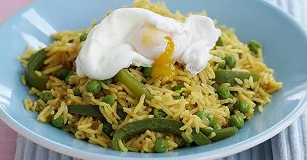Poached egg with spicy rice
