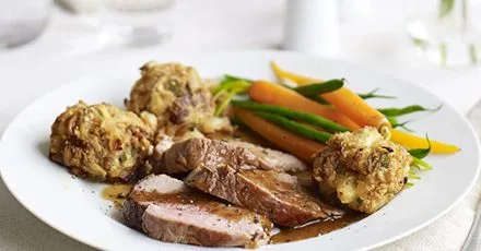 Pork loin roast with fig & apple stuffing