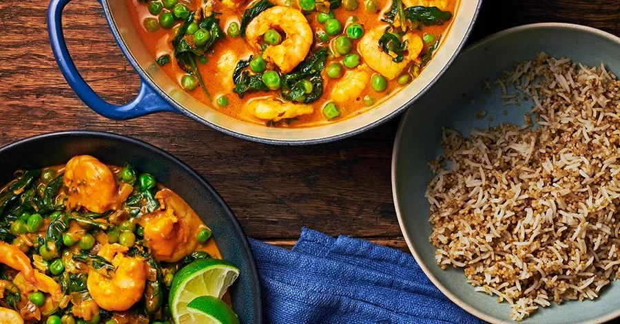 Prawn, pea & spinach coconut curry with microwave quinoa rice