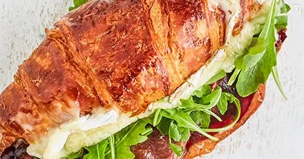 Prosciutto, cranberry & brie croissants