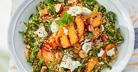 Quinoa, goat’s cheese & peach salad