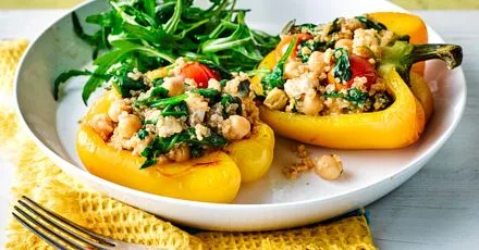 Квінова фарширована перцем з печеними помідорами та фетою