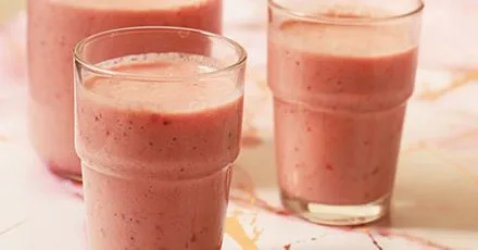 Raspberry and apple smoothie
