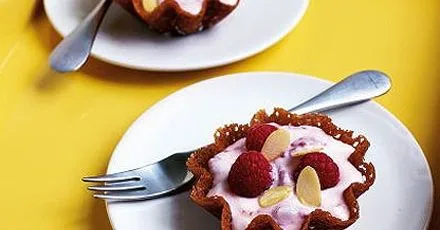 Raspberry & lemon brandy baskets