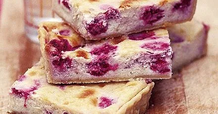 Raspberry & white chocolate traybake