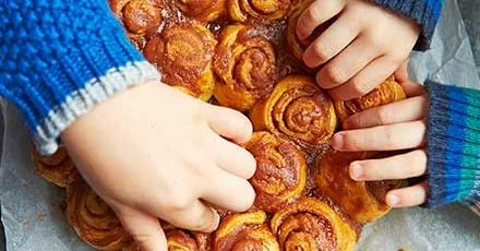 Really easy cinnamon rolls