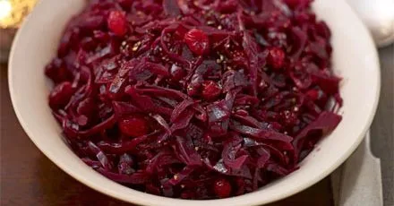 Червона капуста з бальзамічним оцтом та журавлиною