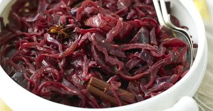 Red cabbage with beetroot