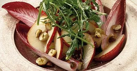 Red chicory, pear & hazelnut salad