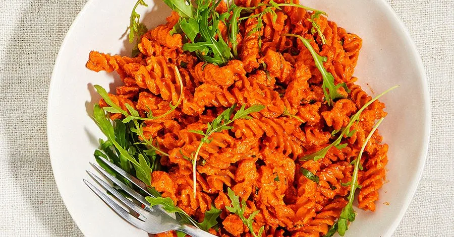 Red lentil pasta with creamy tomato & pepper sauce