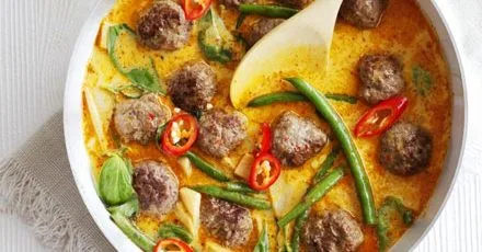 Red Thai meatball curry