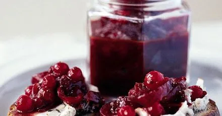 Redcurrant & red onion relish
