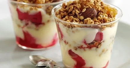 Rhubarb & custard crunch