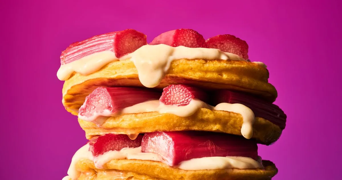 Rhubarb & custard fluffy pancakes