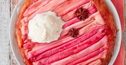 Rhubarb tatin