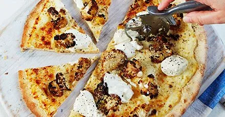Roast cauliflower cheese pizza