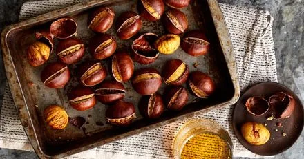 Roast chestnuts (with oven and air fryer methods)