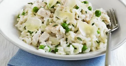Рисотто з куркою та горохом