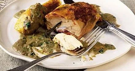 Roast chicken with savoury sauce
