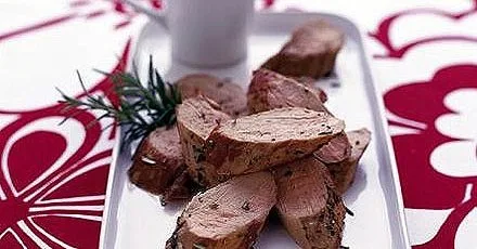 Запечена свинина з фруктовим соусом