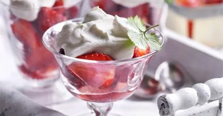 Rosé strawberry syllabub