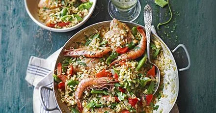 Runner bean & prawn paella