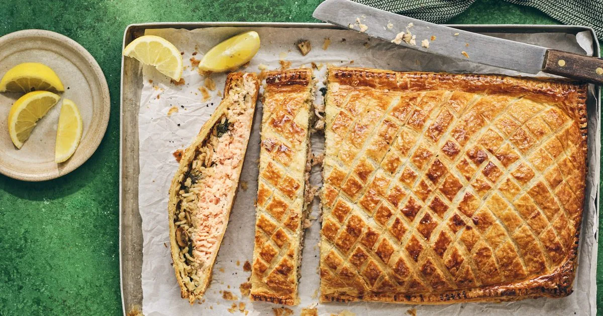 Salmon puff pastry pie