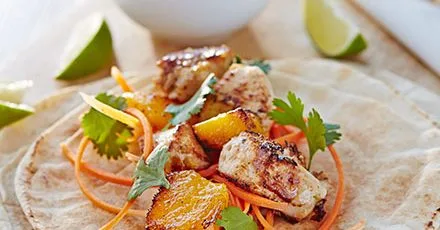 Satay chicken & mango wraps